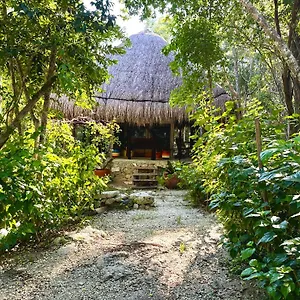 Glamping Bunga Lotus Tulum